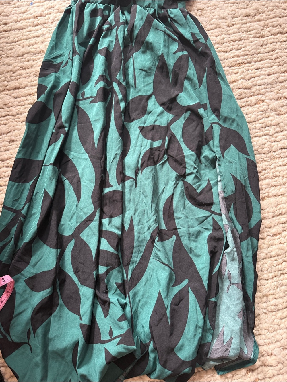💚NeW Yozy  Green Halter Maxi Dress with Black Leaf Print - Picture 2 of 3